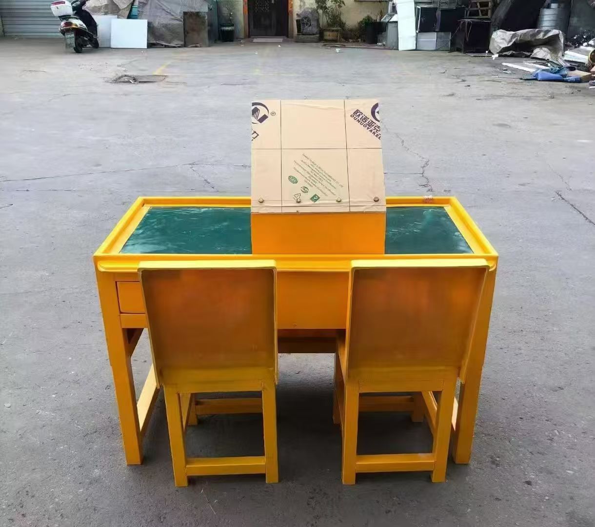 株洲防静电导通桌井下煤矿火工品发放桌：危险品流转的安全守护者